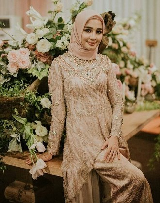 Model Kebaya Brokat Terbaru 2019 Hijab