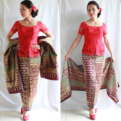 red kebaya