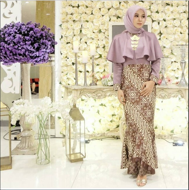 Kebaya-Wisuda-Muslim-Batik