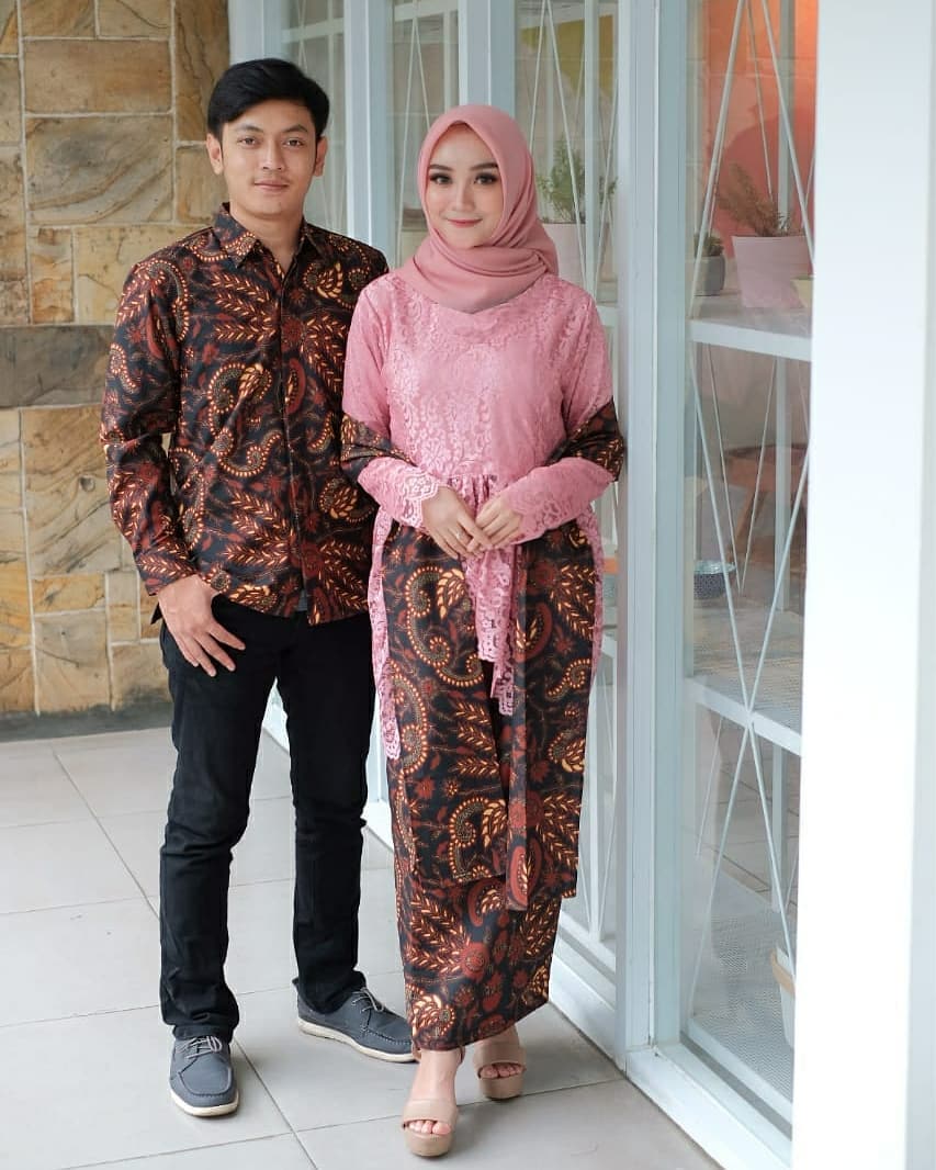 20 Ide Gambar Batik  Kebaya Couple  Modern Onocean Shore
