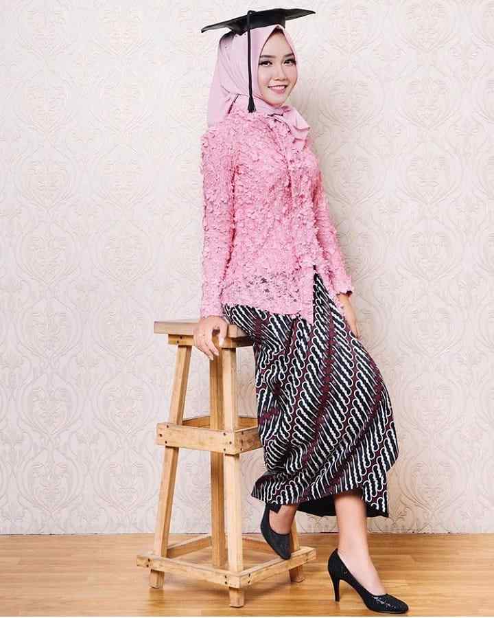 Setelan-kebaya-wisuda