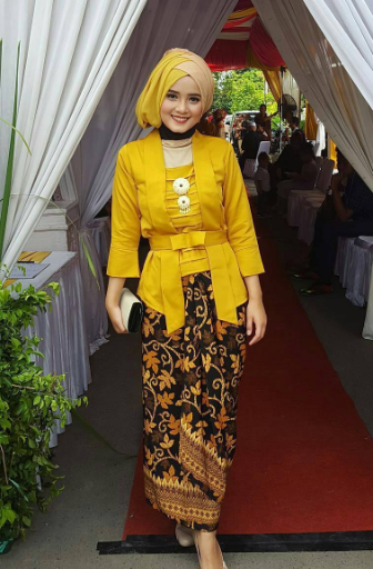 Tampilan-Model-Kebaya-Muslim-Kutu-Baru-terbaru (1)