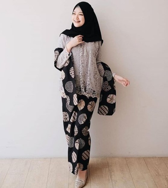  Model  Kebaya Muslim Untuk  Acara Perpisahan  Baju  Kebaya 