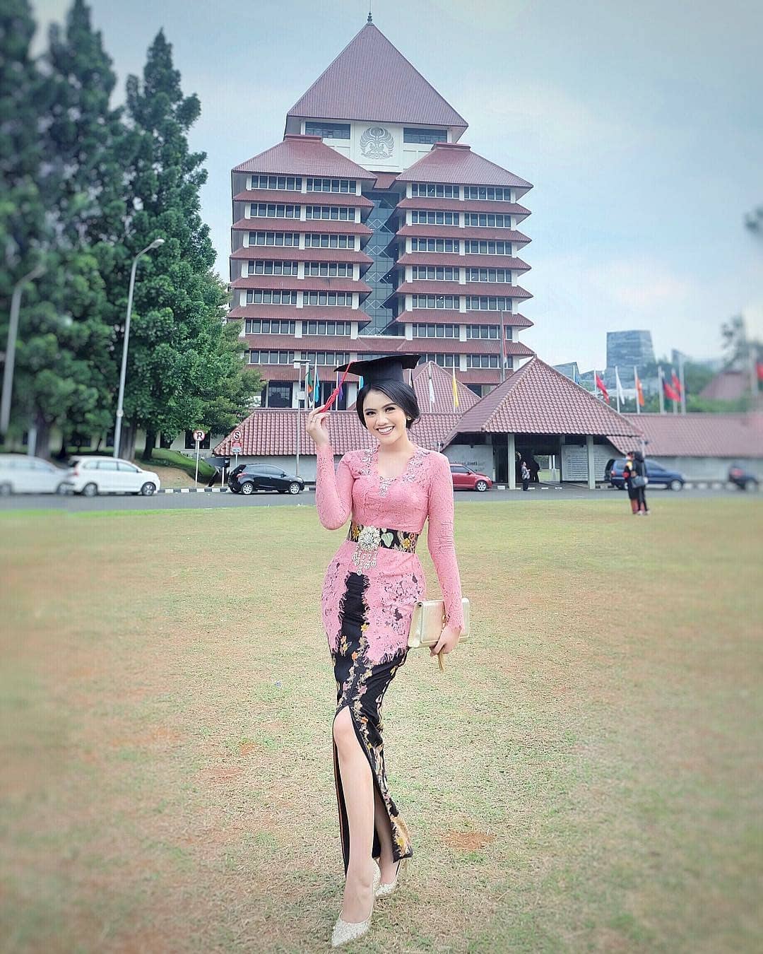 kebaya-wisuda-modern-5-min