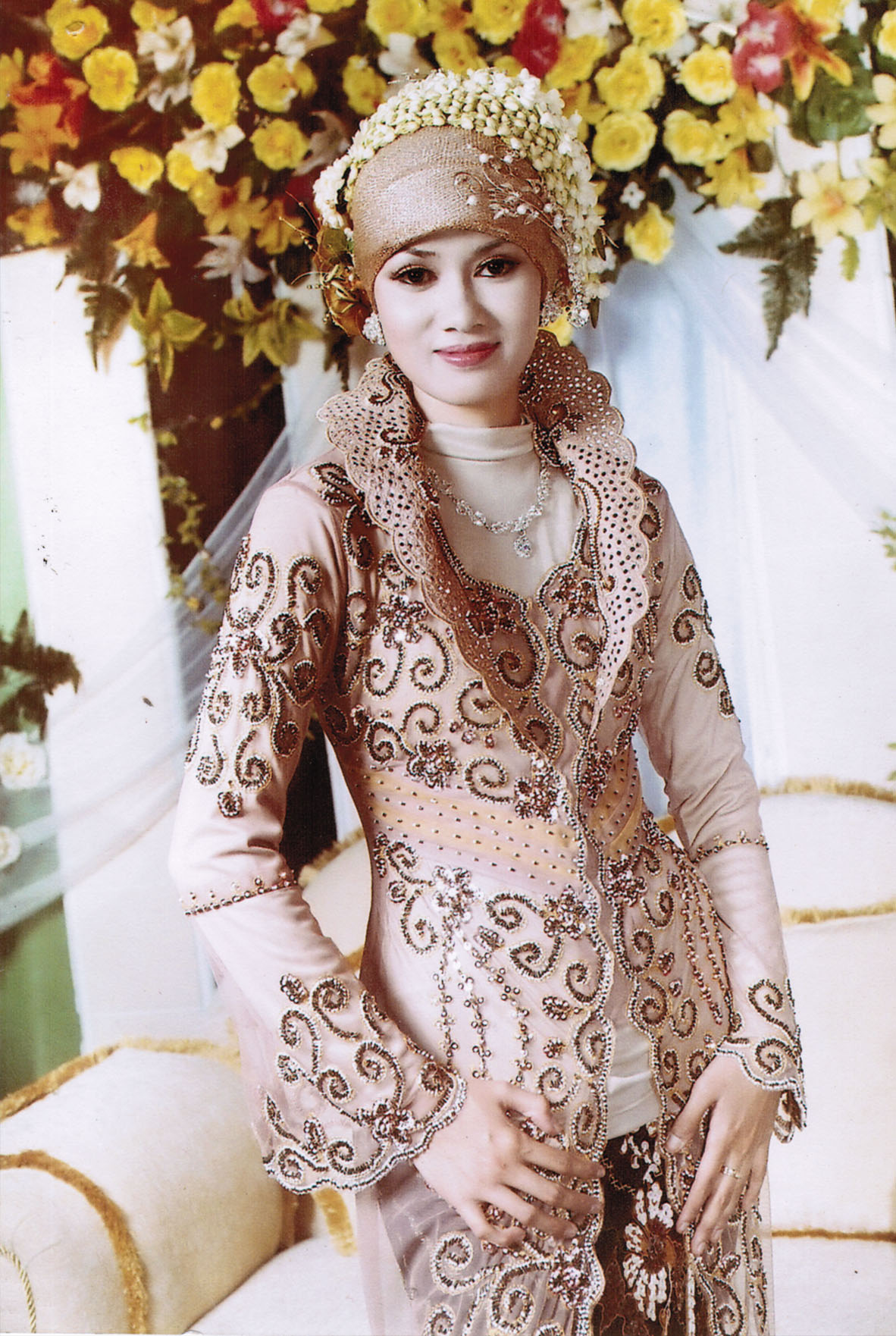 model-kebaya-pengantin-berjilbab