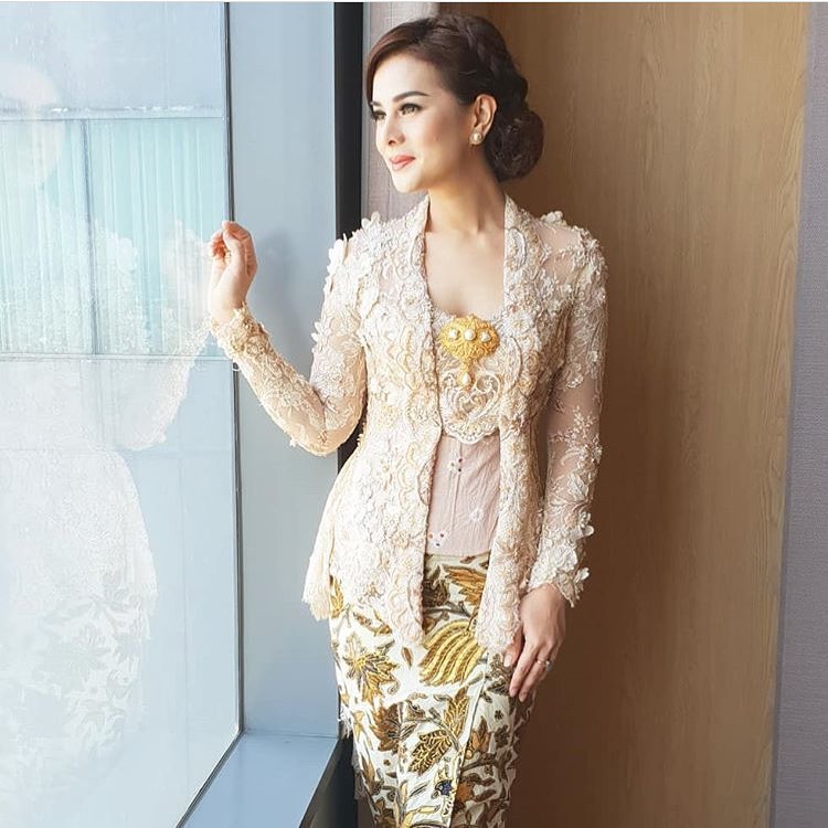 model-rok-kebaya-brokat