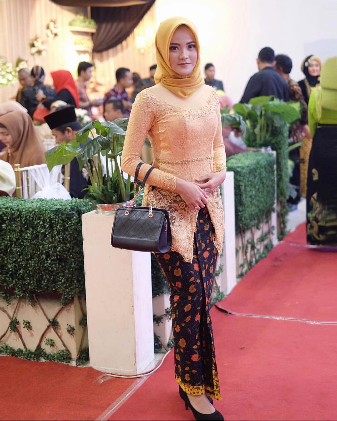 model-rok-kebaya-pesta