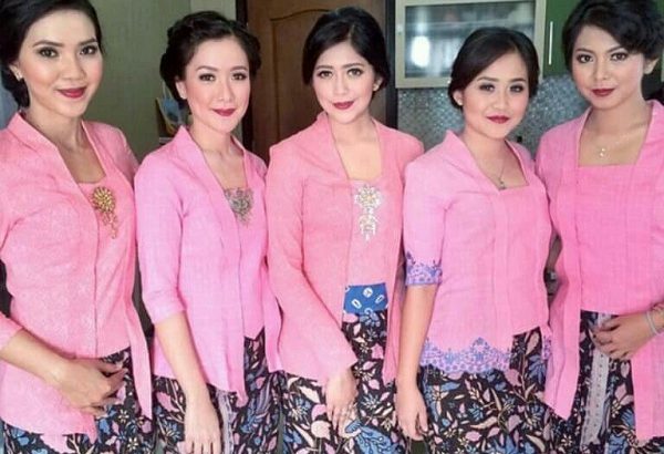 Jangan Asal Beli, Inilah Cara Memilih Kebaya Brokat Untuk Pelantikan & Kerja